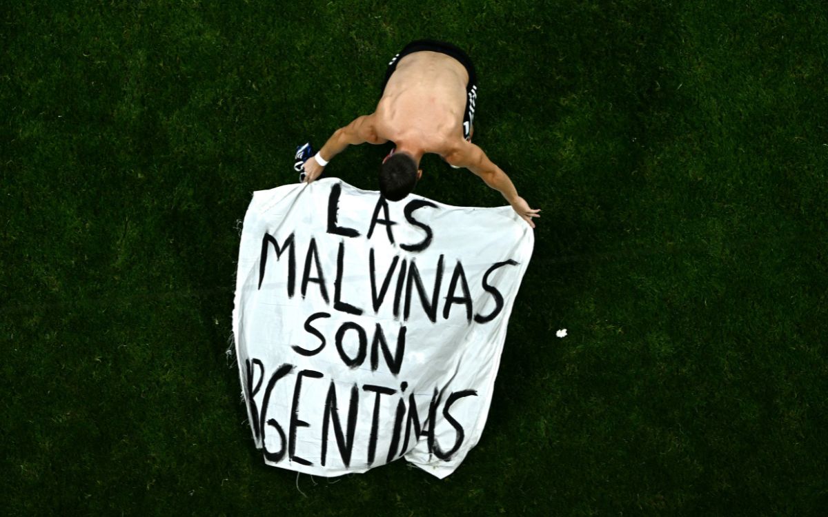 Reino Unido solicita a FIFA investigar pancarta argentina en el Mundial